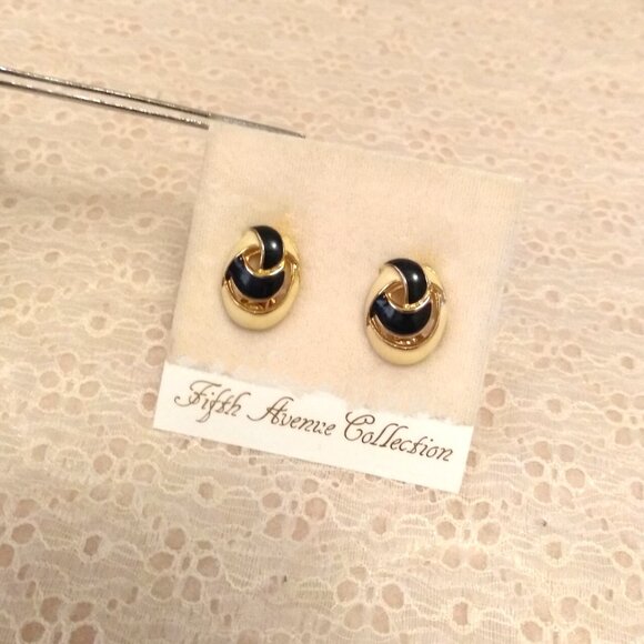 Vintage Cream Blue Enamel Gold Tone Art Deco Oval Earrings Non-Pierced Clip - Picture 2 of 7